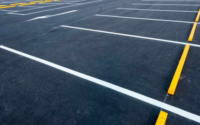 design a parking lot
